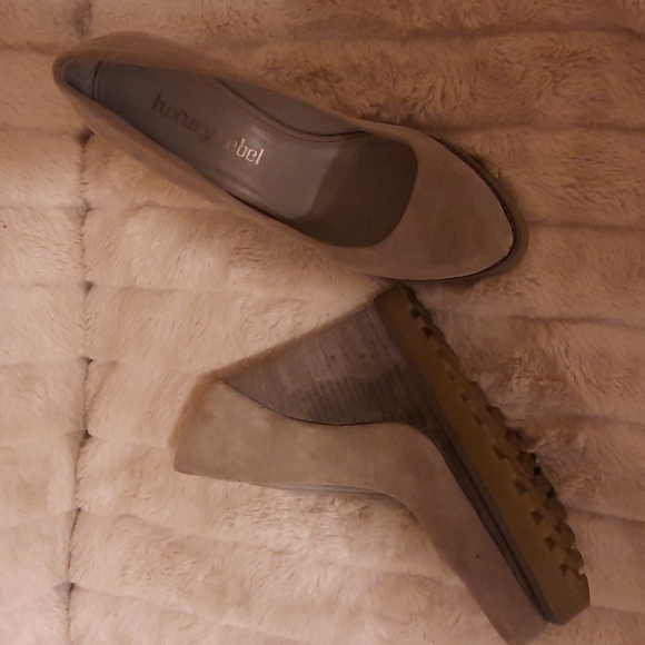 Grey wedge suede heels - Picture 4 of 4